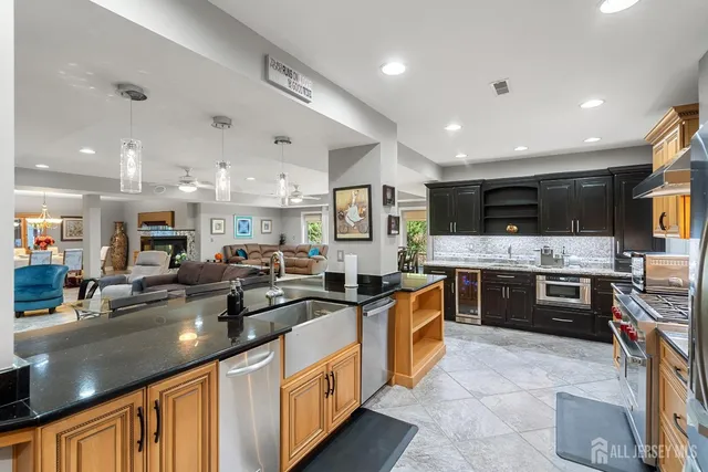 $3,250,000 | 6 Lamb Lane, Manalapan, NJ 07726