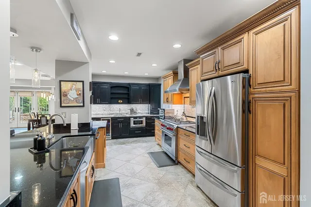 $3,250,000 | 6 Lamb Lane, Manalapan, NJ 07726