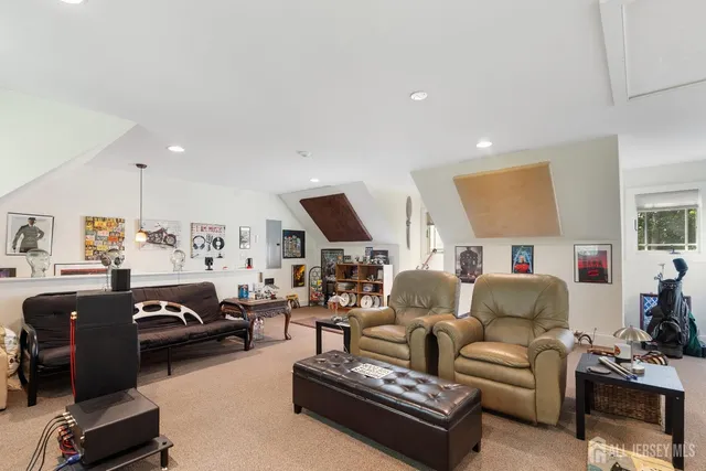 $3,250,000 | 6 Lamb Lane, Manalapan, NJ 07726