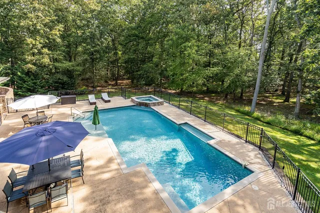 $3,250,000 | 6 Lamb Lane, Manalapan, NJ 07726