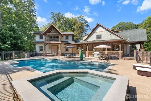 $3,250,000 | 6 Lamb Lane, Manalapan, NJ 07726
