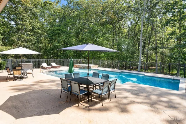 $3,250,000 | 6 Lamb Lane, Manalapan, NJ 07726