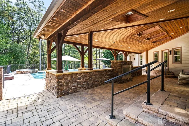 $3,250,000 | 6 Lamb Lane, Manalapan, NJ 07726