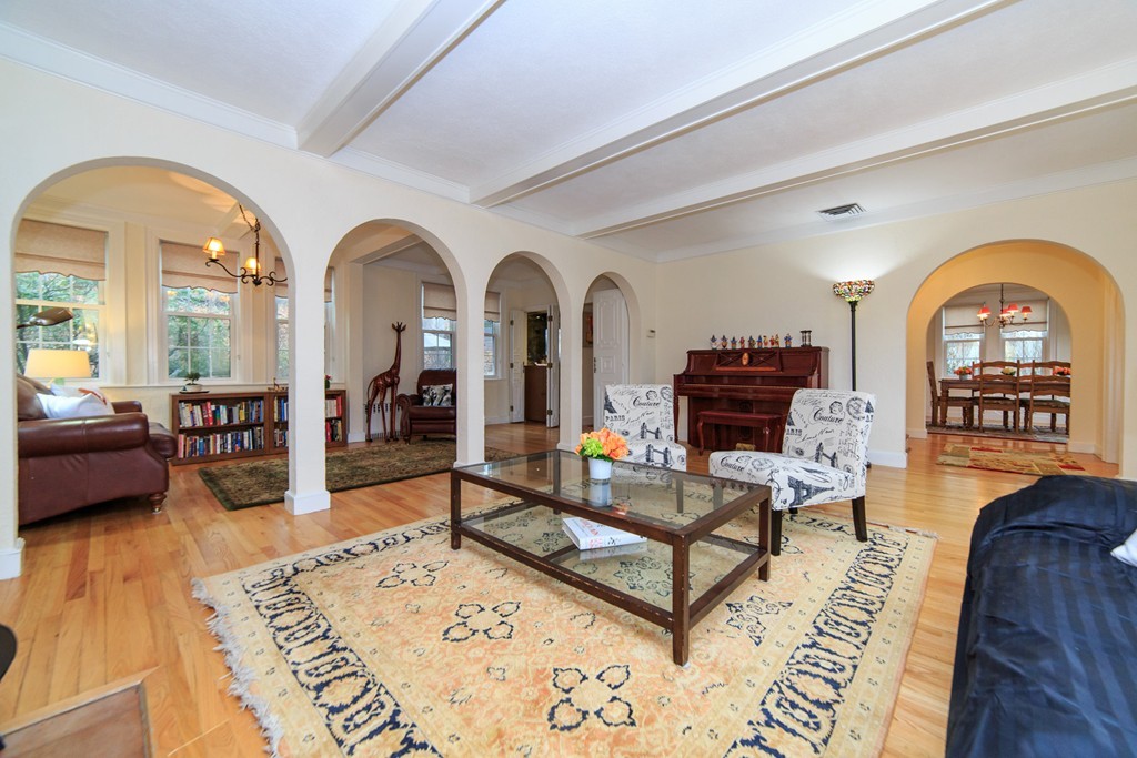 89 Welland Road Brookline, MA 02445 - Photo 5 of 24 Gallery Image 5