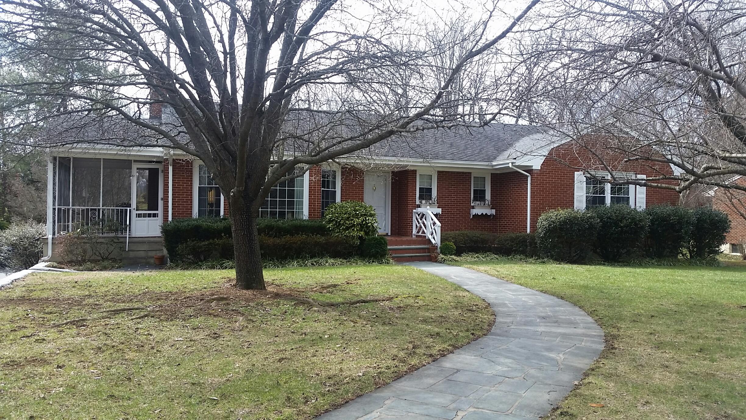 3856 Darlington Road Southwest Roanoke, VA 24018 - Photo 1 of 38 darlington4