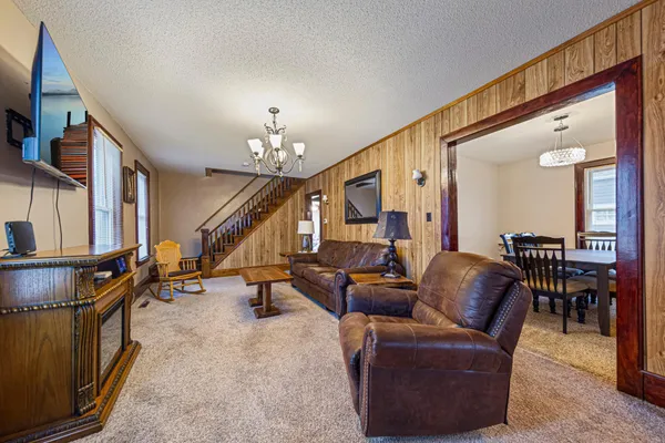 $209,900 | 104 Nicollet Street South, Winthrop, MN 55396