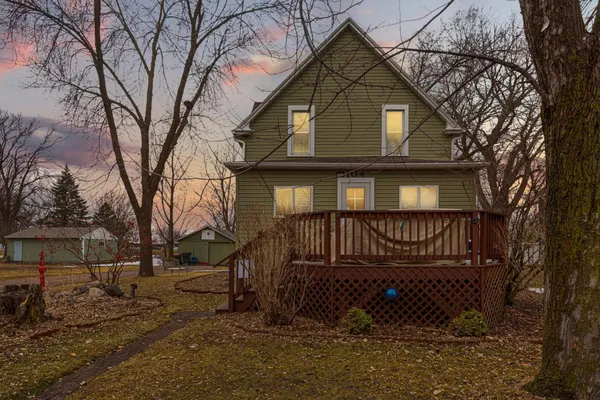 $209,900 | 104 Nicollet Street South, Winthrop, MN 55396