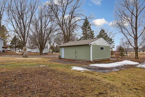 $209,900 | 104 Nicollet Street South, Winthrop, MN 55396