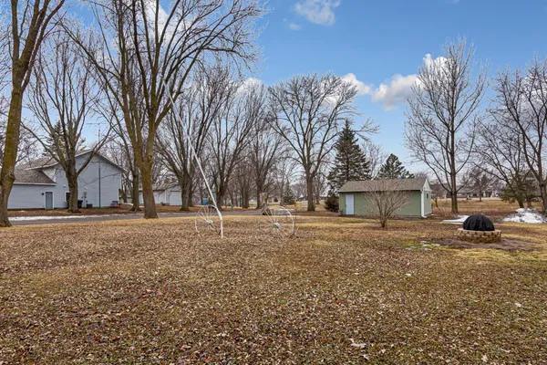 $209,900 | 104 Nicollet Street South, Winthrop, MN 55396