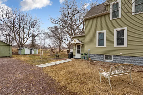 $209,900 | 104 Nicollet Street South, Winthrop, MN 55396