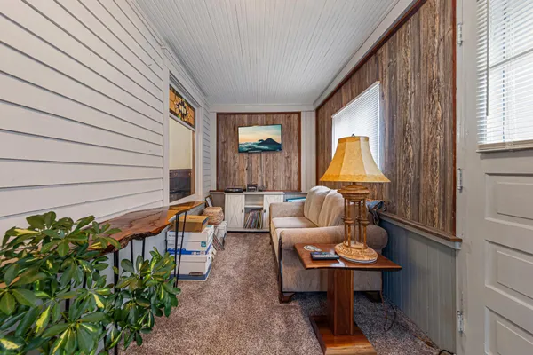 $209,900 | 104 Nicollet Street South, Winthrop, MN 55396
