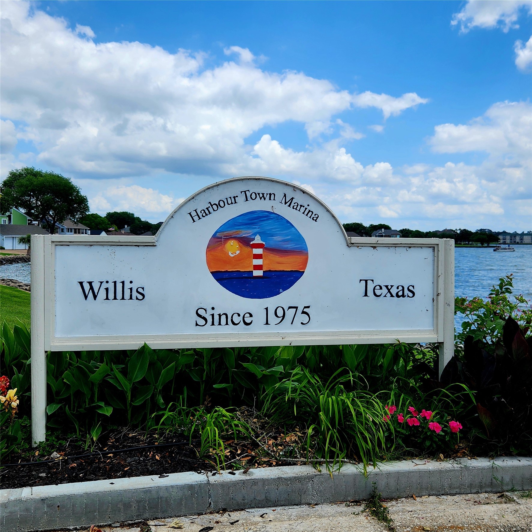 1607 Schooner Point Willis, TX 77318 - Photo 43 of 47 Entrance to Harbour Town private marina