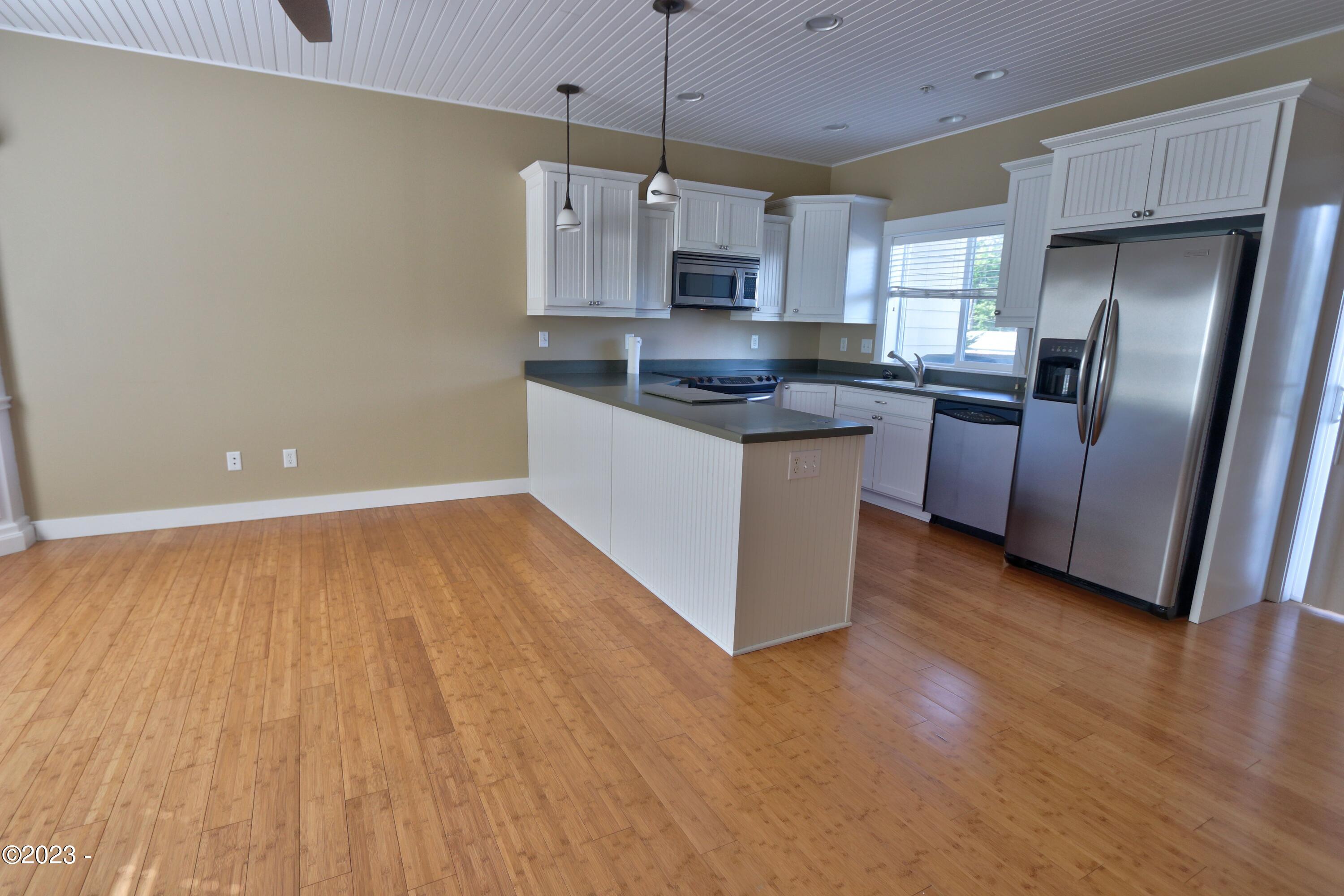 2910 Southwest Brant Street Newport, OR 97366 - Photo 13 of 33 IMG_7080_1_2