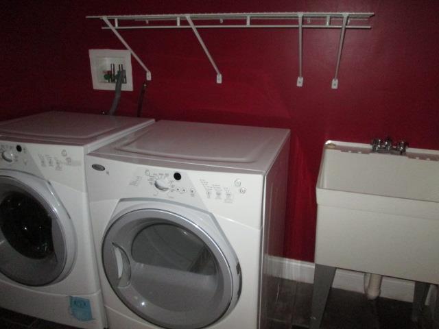 276 Skyline Road Bangor, ME 04401 - Photo 9 of 15 laundry