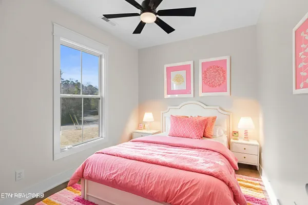 $699,900 | 932 Bob O Drive, Dandridge, TN 37725