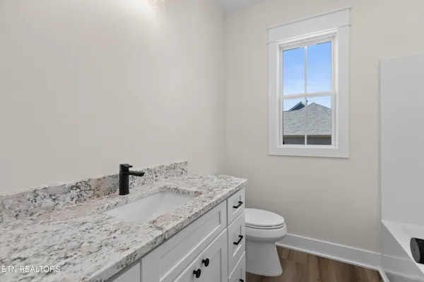 $699,900 | 932 Bob O Drive, Dandridge, TN 37725