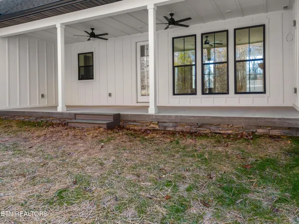 $699,900 | 932 Bob O Drive, Dandridge, TN 37725