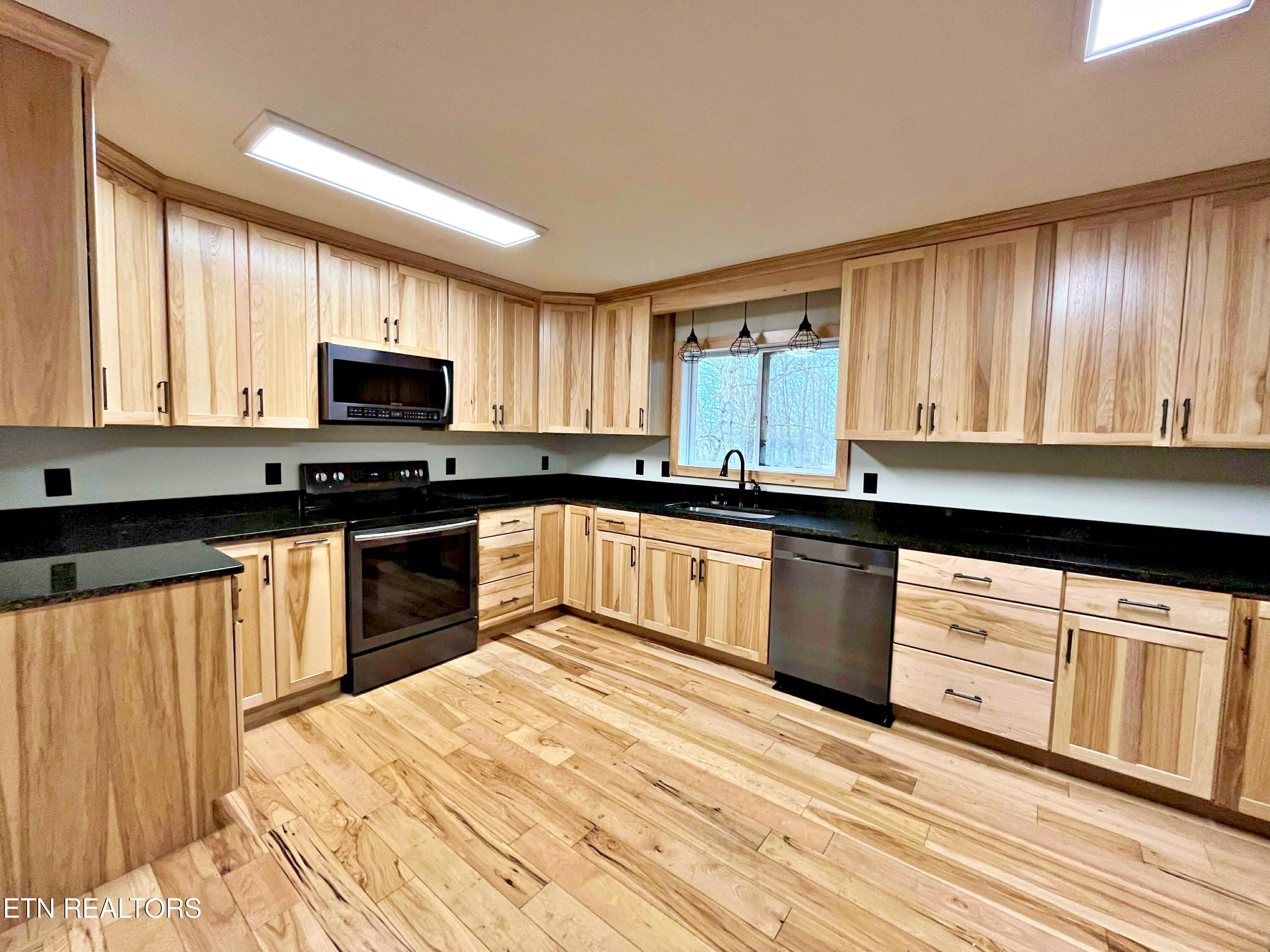 195 County Road 71 Riceville, TN 37370 - Photo 19 of 55 121f5fe8-e078-48f0-a344-7a2c3c1c38ce