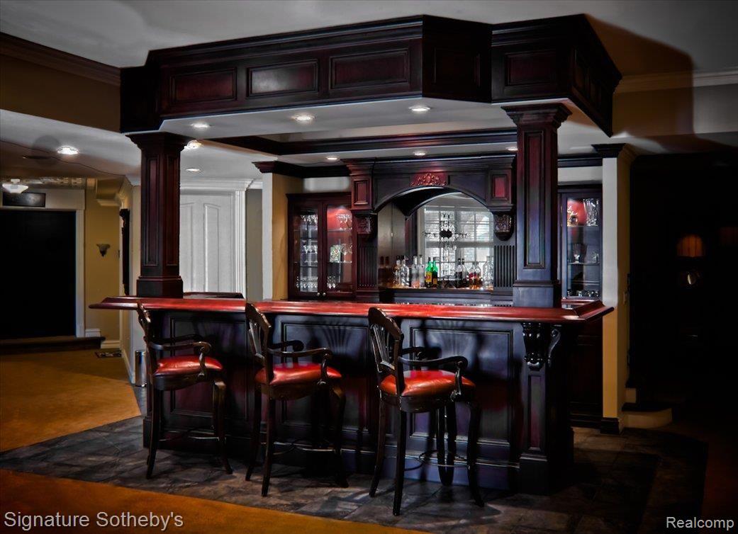 5200 Coventry Lane Rochester, MI 48306 - Photo 16 of 24 Bar