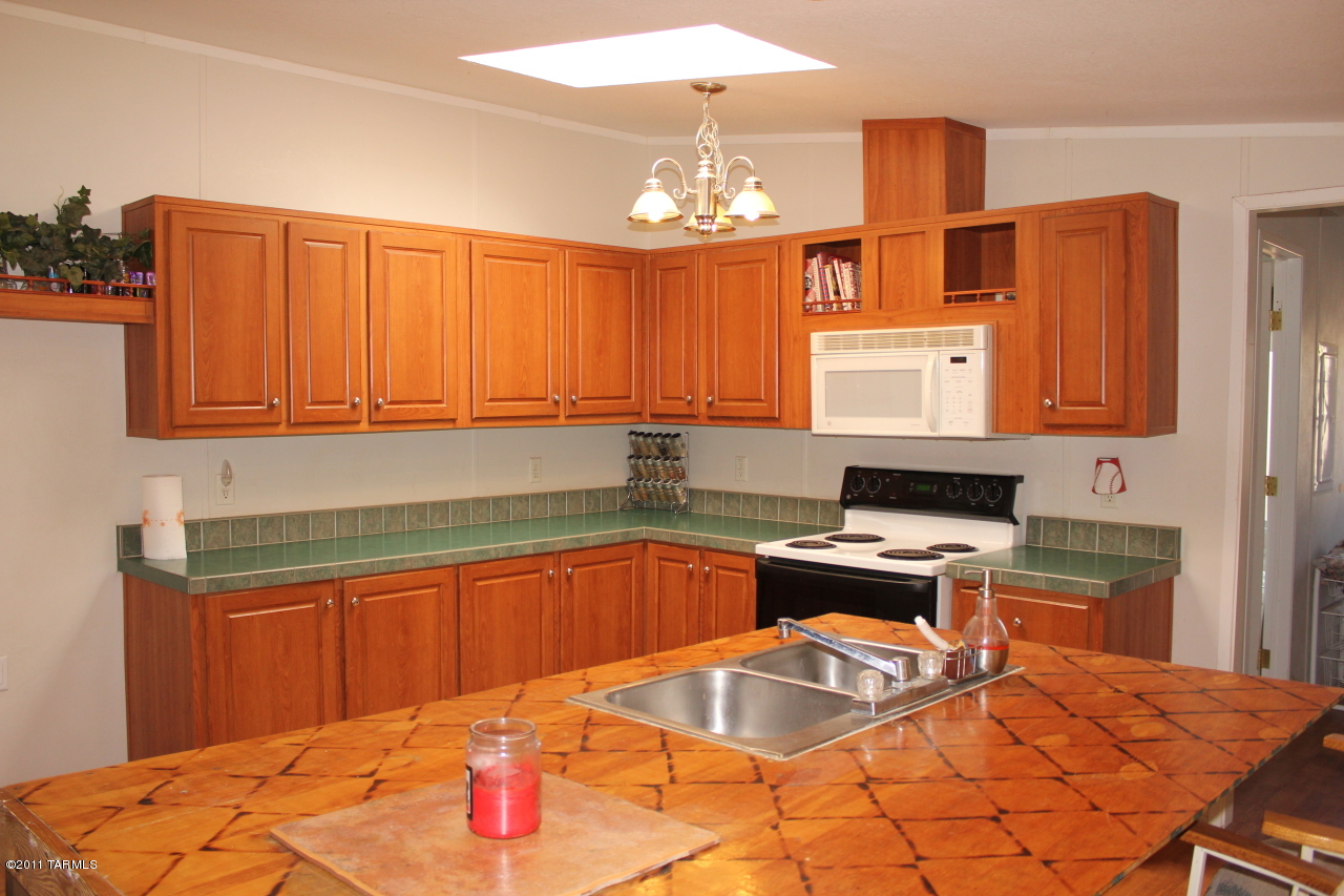7060 North Gemstone Road Tucson, AZ 85743 - Photo 8 of 20