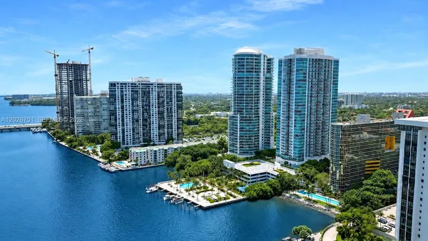 $7,000 | 2101 Brickell Avenue, Unit 1907, Miami, FL 33129