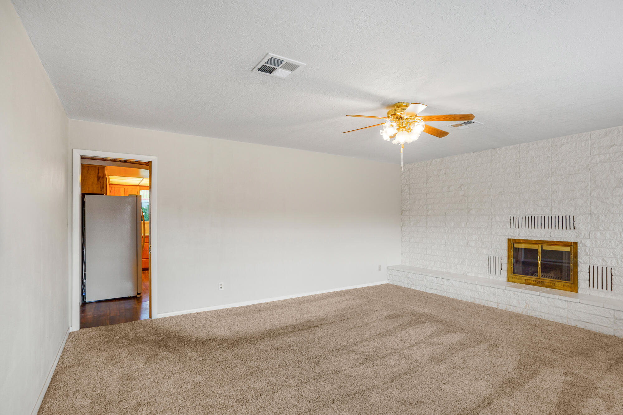 316 Diagonal Street St. George, UT 84770 - Photo 5 of 31 DSC06094