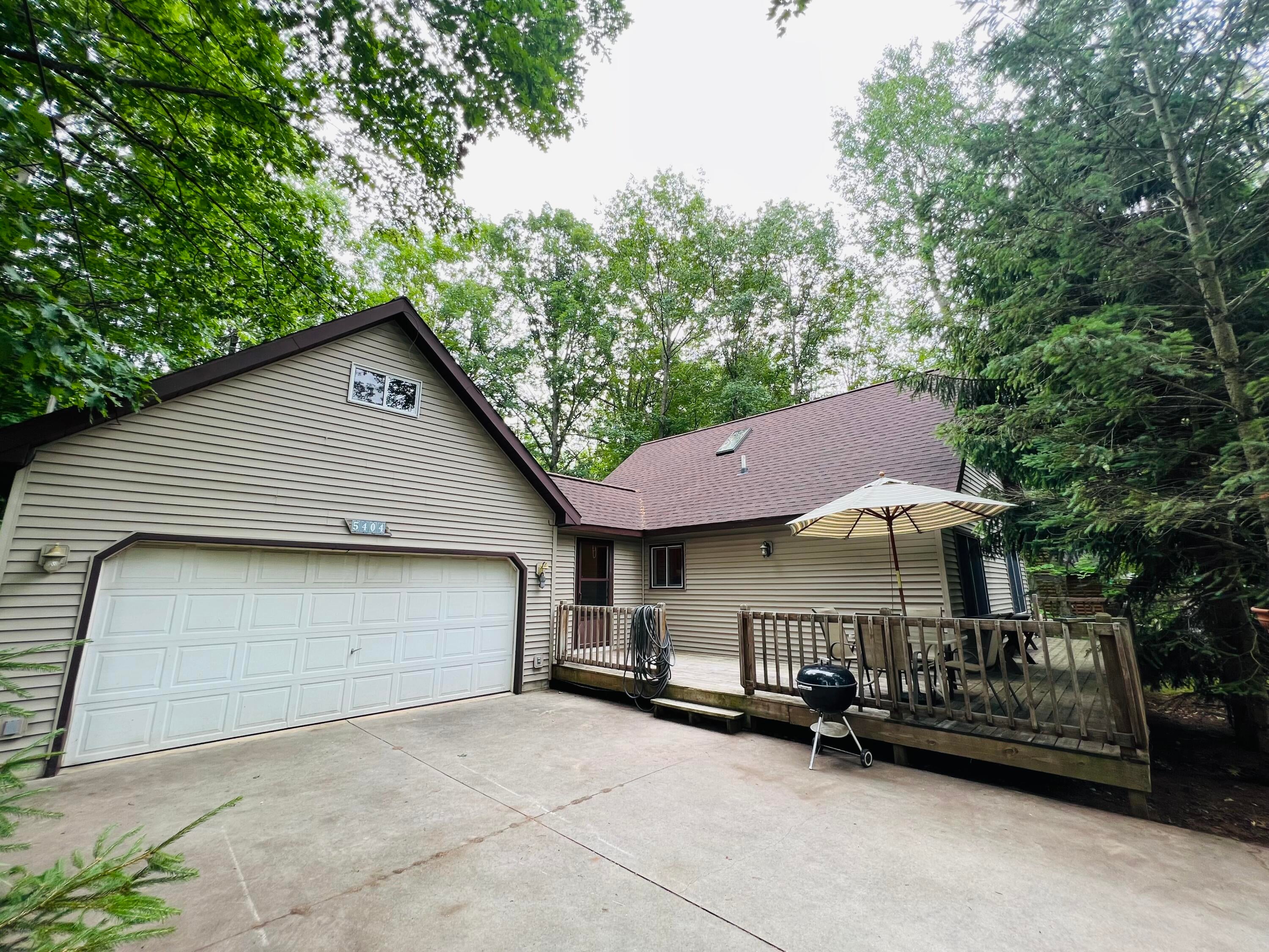 5404 North Flint Road Roscommon, MI 48653 - Photo 2 of 24 Gallery Image 2
