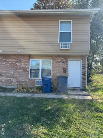 $800 | 50 Gary Court, Unit B, St. Charles, MO 63301