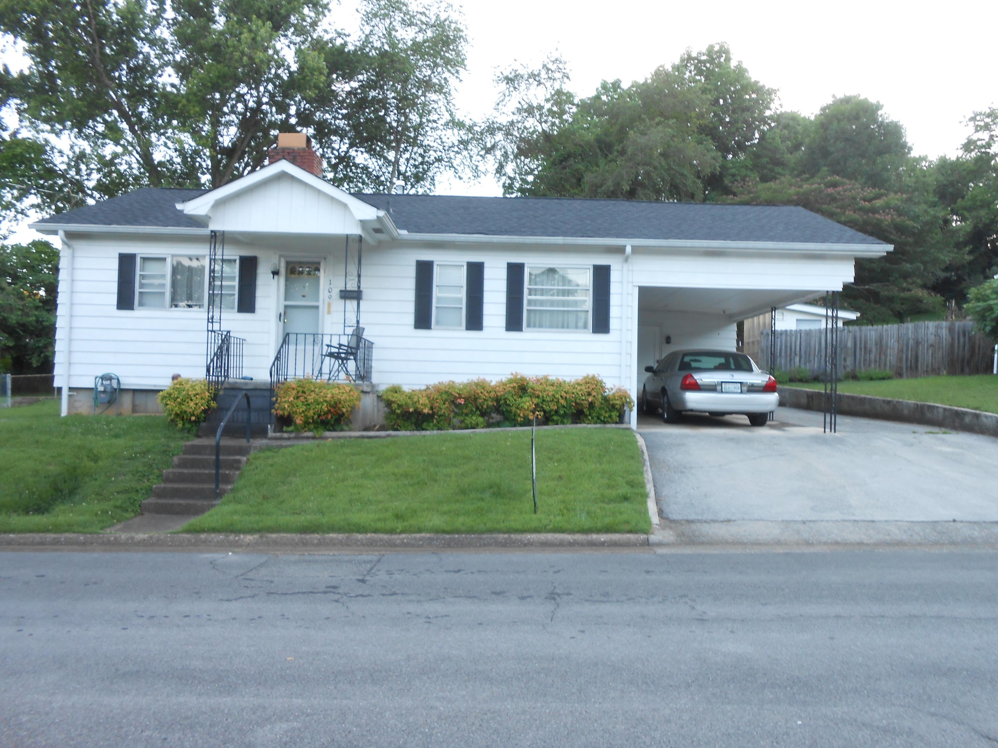 109 Tilden Road Oak Ridge, TN 37830 - Photo 1 of 33
