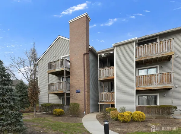 $1,725 | 1901 Ravens Crest Drive, Plainsboro, NJ 08536