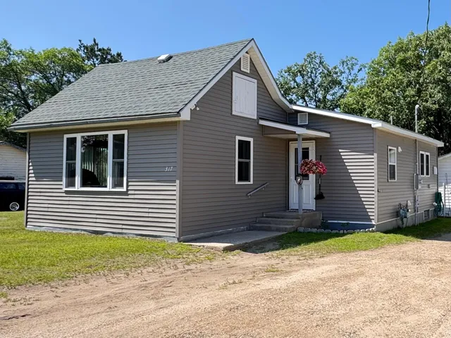 $169,999 | 317 2nd Street Northeast, Menahga, MN 56464