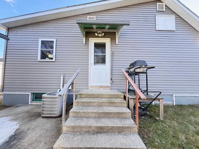 $169,999 | 317 2nd Street Northeast, Menahga, MN 56464