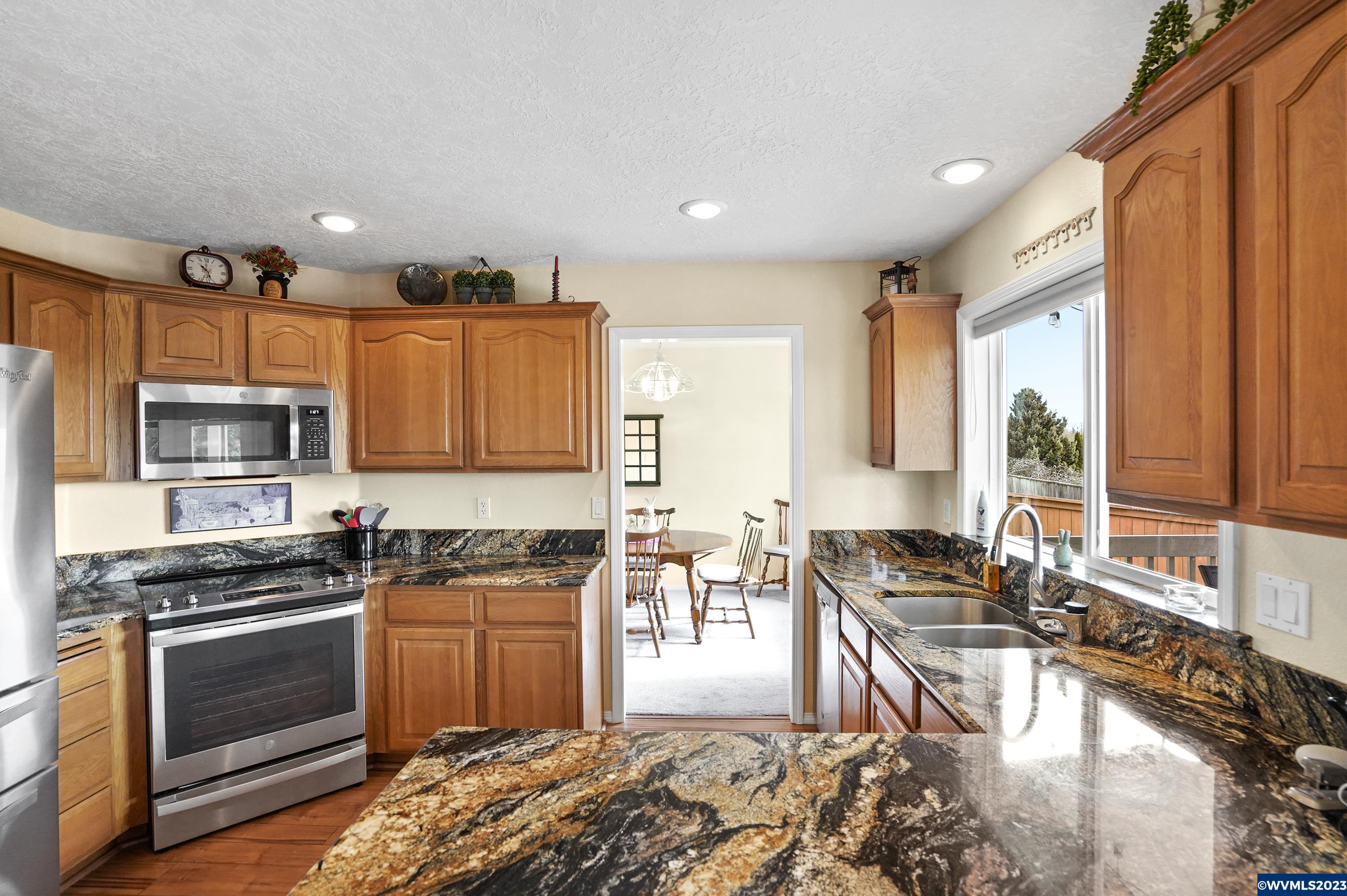 1476 Horizon Ridge Drive Northeast Keizer, OR 97303 - Photo 8 of 39
