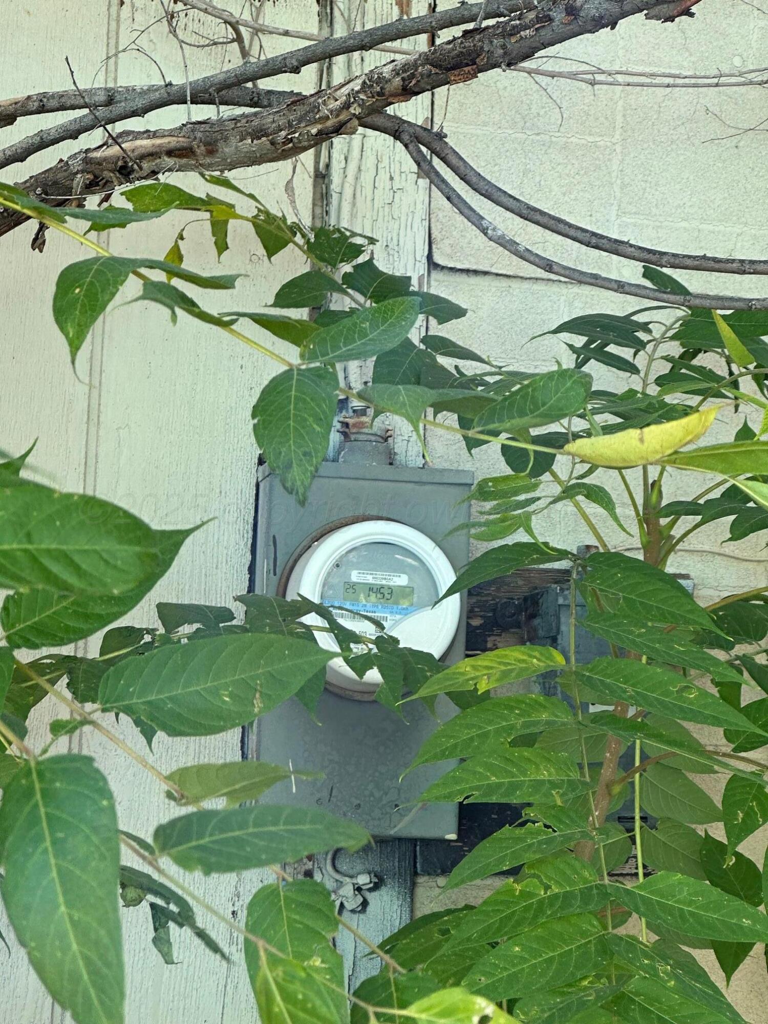 1406 Southwest 9th Avenue Amarillo, TX 79101 - Photo 6 of 8 a view of a table and chairs in the garden