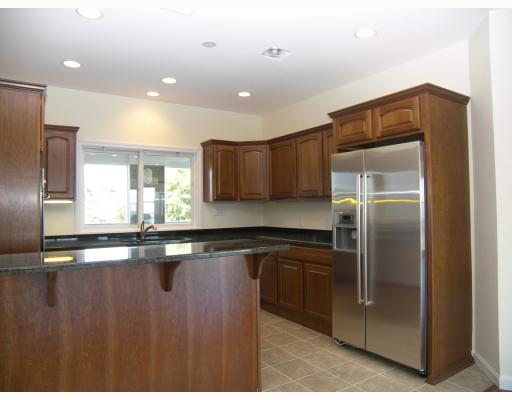 101 Ocean Road, Unit 303 Narragansett, RI 02882 - Photo 2 of 11 Kitchen.
