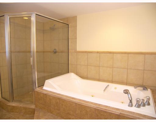 101 Ocean Road, Unit 303 Narragansett, RI 02882 - Photo 8 of 11 Master Bath/Spa.