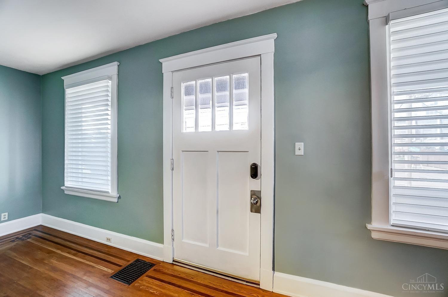 3840 Edwards Road Cincinnati, OH 45209 - Photo 3 of 32