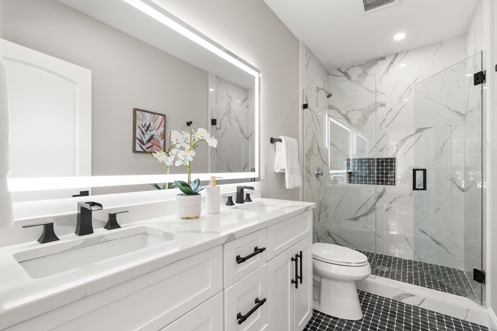 19 Vine Street, Unit 2 Weymouth, MA 02188 - Photo 15 of 28