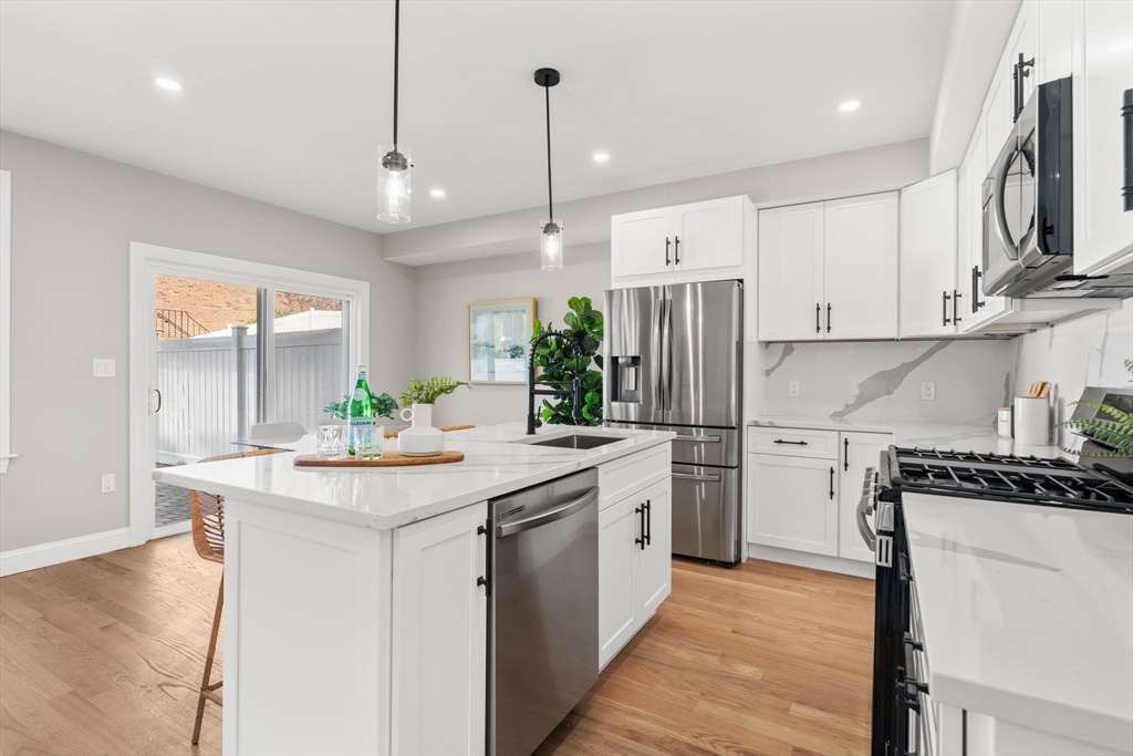 19 Vine Street, Unit 2 Weymouth, MA 02188 - Photo 3 of 28