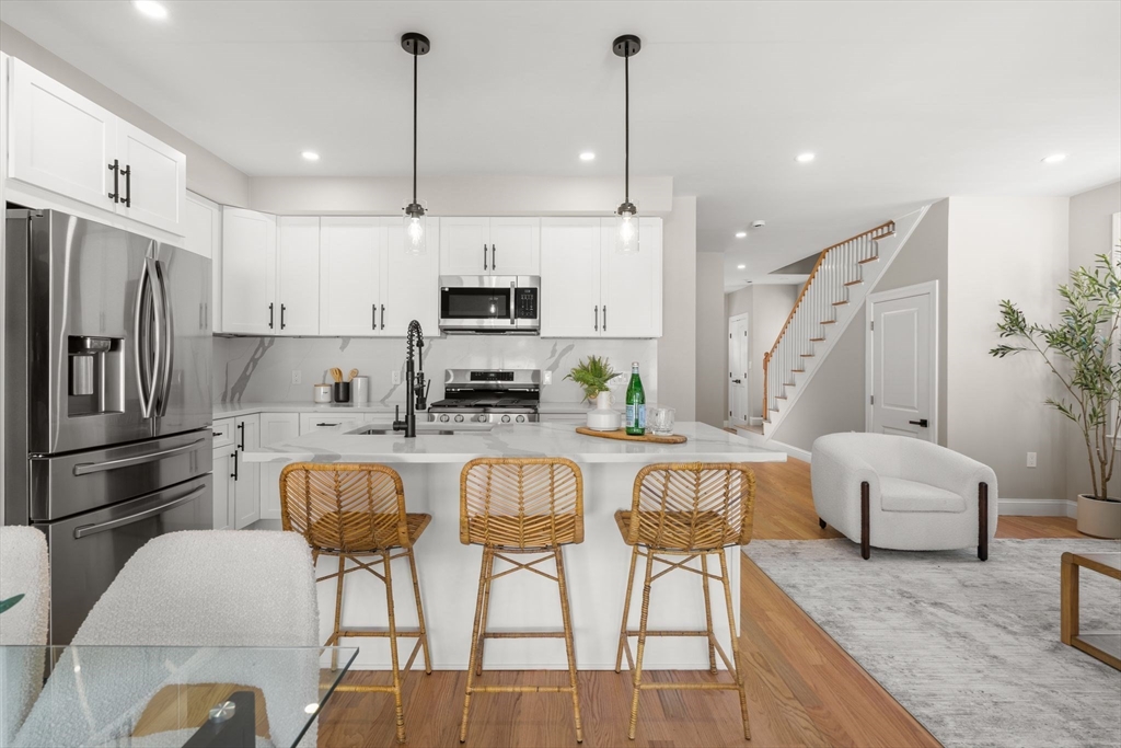 19 Vine Street, Unit 2 Weymouth, MA 02188 - Photo 4 of 28