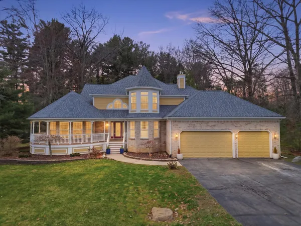 $874,500 | 11542 Lancelot Lane, Pinckney, MI 48169