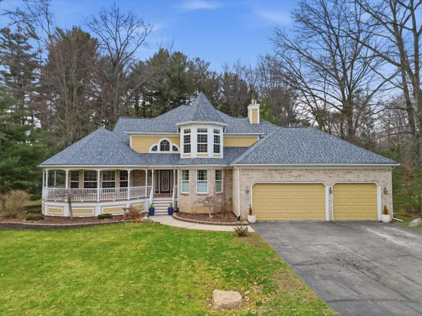 $874,500 | 11542 Lancelot Lane, Pinckney, MI 48169