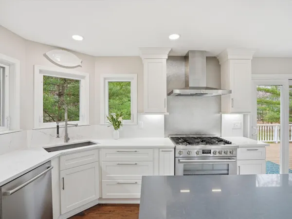 $874,500 | 11542 Lancelot Lane, Pinckney, MI 48169