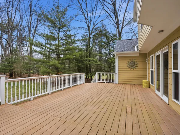 $874,500 | 11542 Lancelot Lane, Pinckney, MI 48169