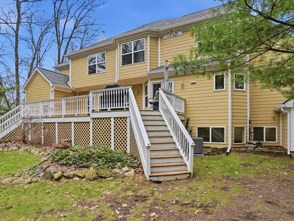 $874,500 | 11542 Lancelot Lane, Pinckney, MI 48169