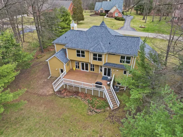 $874,500 | 11542 Lancelot Lane, Pinckney, MI 48169