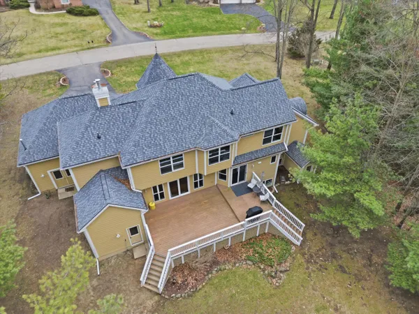 $874,500 | 11542 Lancelot Lane, Pinckney, MI 48169