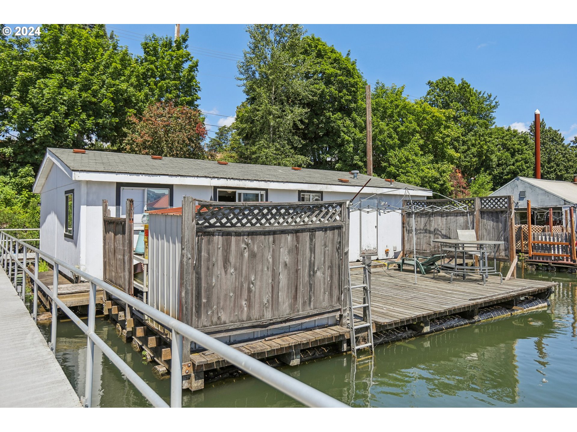 1663 North Jantzen Avenue Portland, OR 97217 - Photo 1 of 36 Gallery Image 1