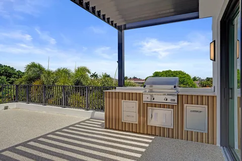 $7,450,000 | 365 Northeast 3rd Street, Boca Raton, FL 33432