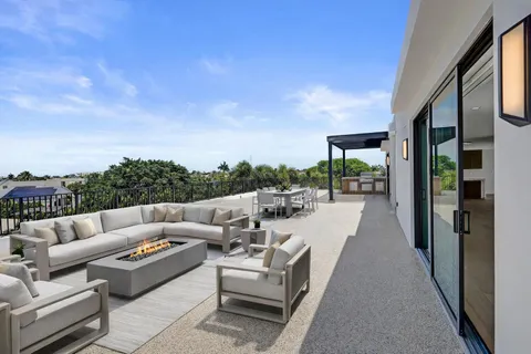 $7,450,000 | 365 Northeast 3rd Street, Boca Raton, FL 33432